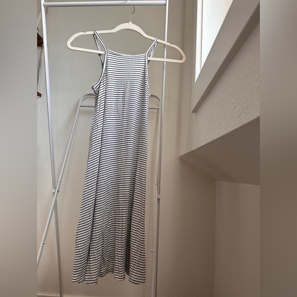 Women’s XS Mossimo Dress - Picture 1 of 3